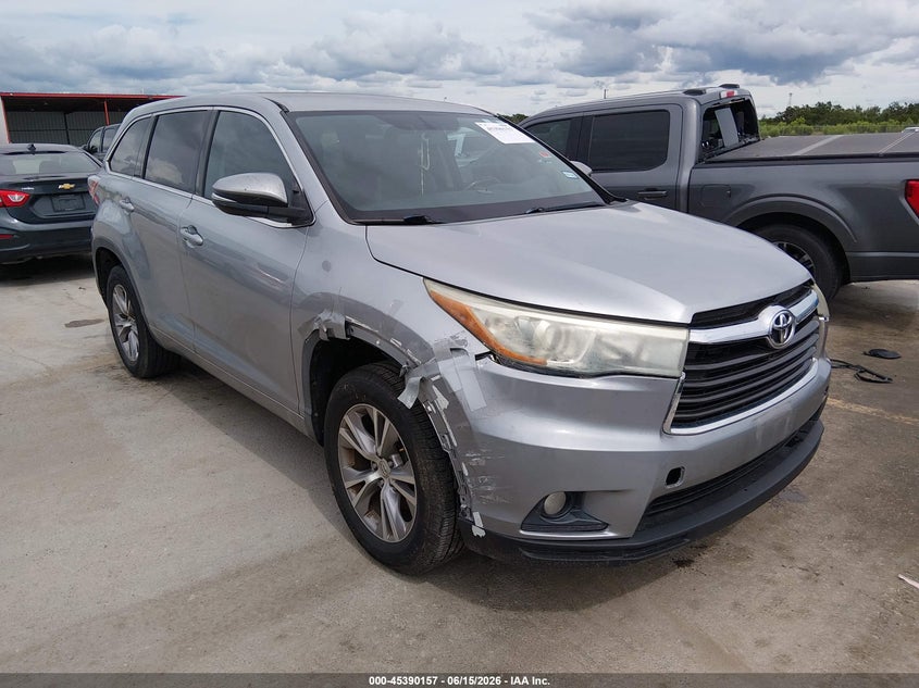 2015 Toyota Highlander VIN 5TDZKRFH1FS081616 IAAI salvage auction — NORMAL WEAR, Clear (Texas), sold $5,700 on 2026-07-23 (photo 1)