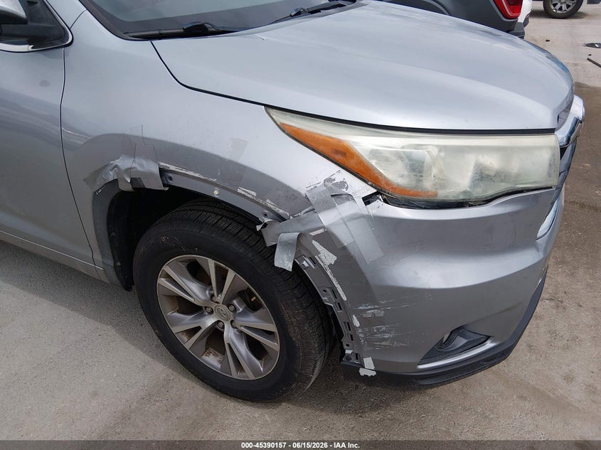 2015 Toyota Highlander VIN 5TDZKRFH1FS081616 IAAI salvage auction — NORMAL WEAR, Clear (Texas), sold $5,700 on 2026-07-23 (photo 6)
