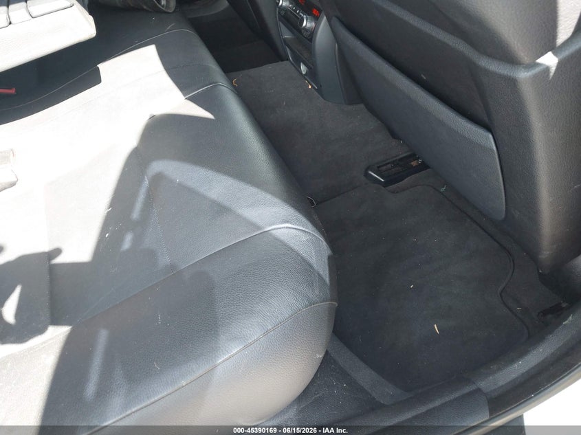 2011 BMW 5 series VIN WBAFR9C50BC270551 IAAI salvage auction — NORMAL WEAR, Clear (Georgia), sold $850 on 2026-07-29 (photo 8)