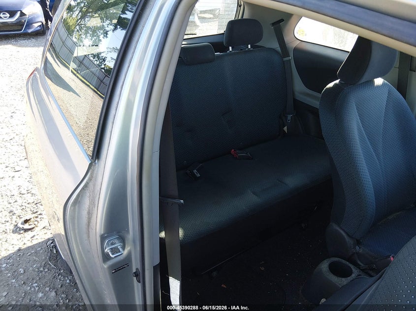 2007 Toyota Yaris VIN JTDJT923975098479 IAAI salvage auction — NORMAL WEAR, Original (Ohio), sold $525 on 2026-07-15 (photo 8)