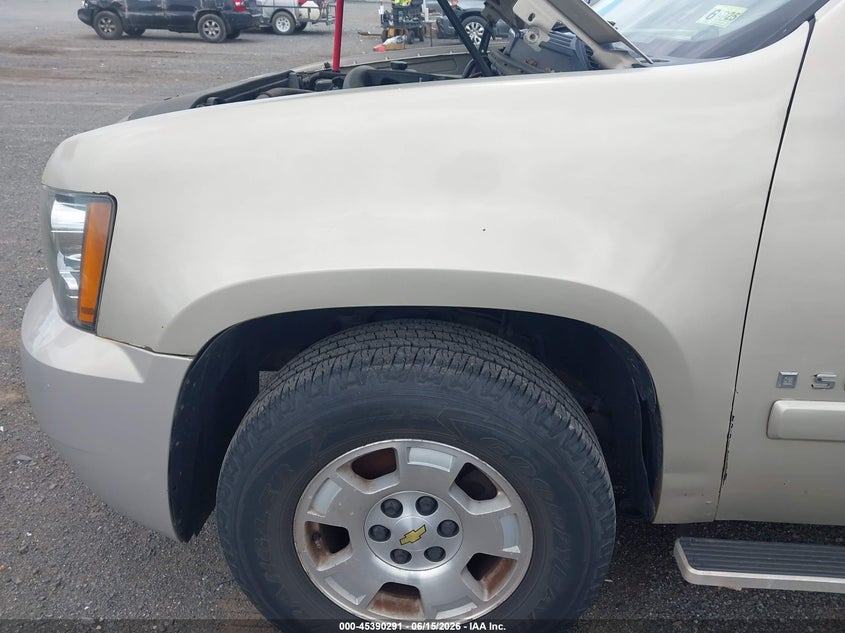 2007 Chevrolet Suburban 1500 VIN 1GNFC16J57J322376 IAAI salvage auction — NORMAL WEAR, Clear (Virginia), sold $800 on 2026-07-07 (photo 6)