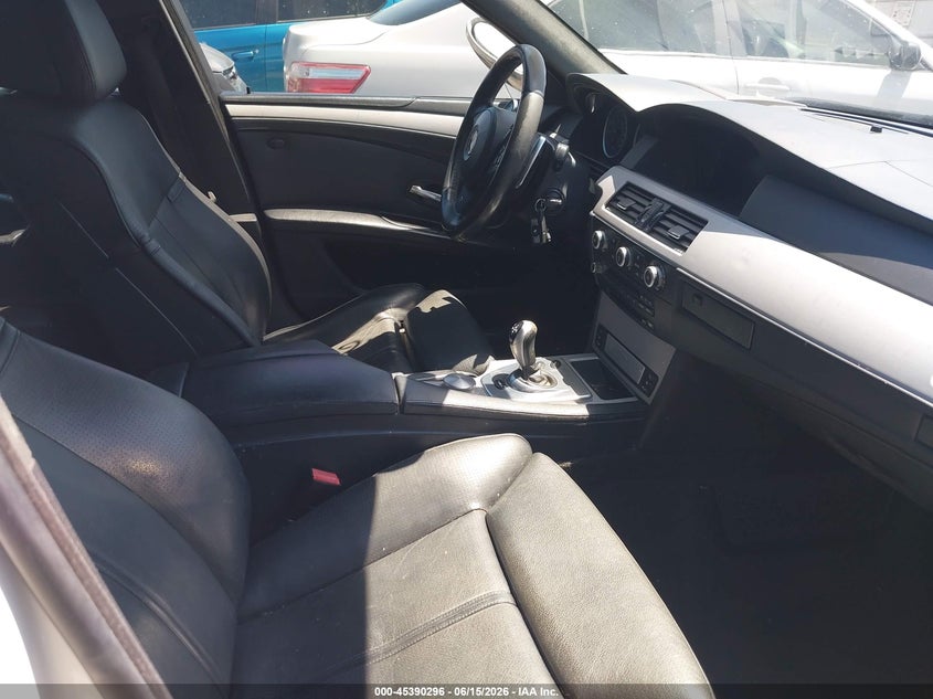 2008 BMW M5 VIN WBSNB93558CX09506 IAAI salvage auction — NORMAL WEAR, Clear - Dealer Only (California), sold $7,550 on 2026-07-28 (photo 5)