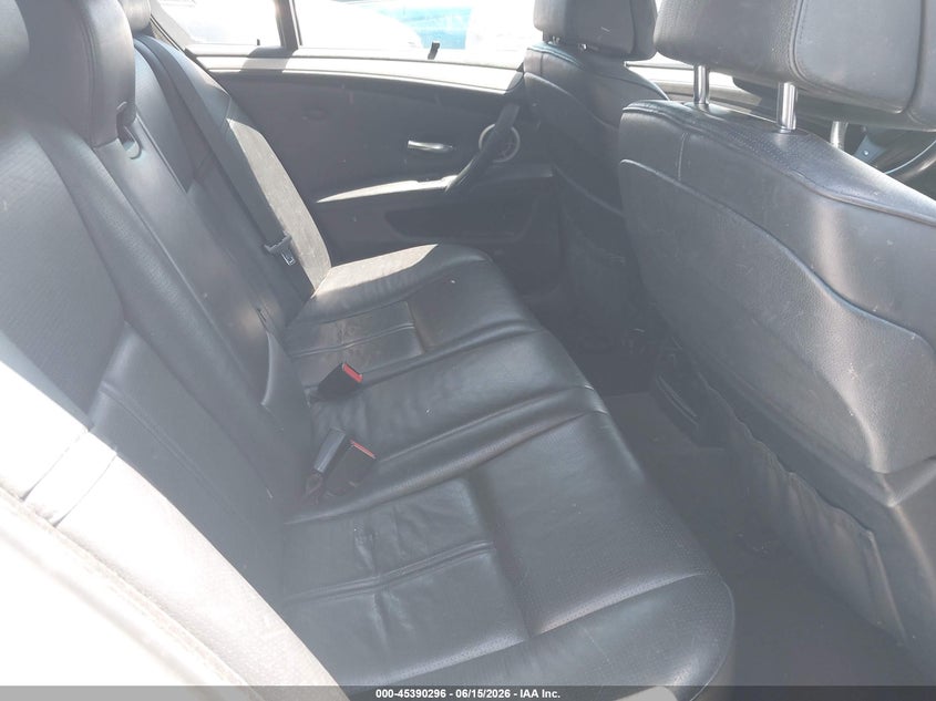2008 BMW M5 VIN WBSNB93558CX09506 IAAI salvage auction — NORMAL WEAR, Clear - Dealer Only (California), sold $7,550 on 2026-07-28 (photo 8)