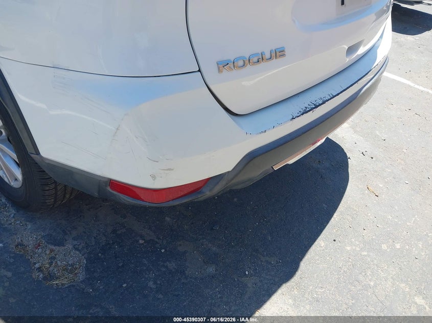 2017 Nissan Rogue VIN KNMAT2MTXHP543757 IAAI salvage auction — NORMAL WEAR, Clear (Montana), sold $800 on 2026-07-29 (photo 6)