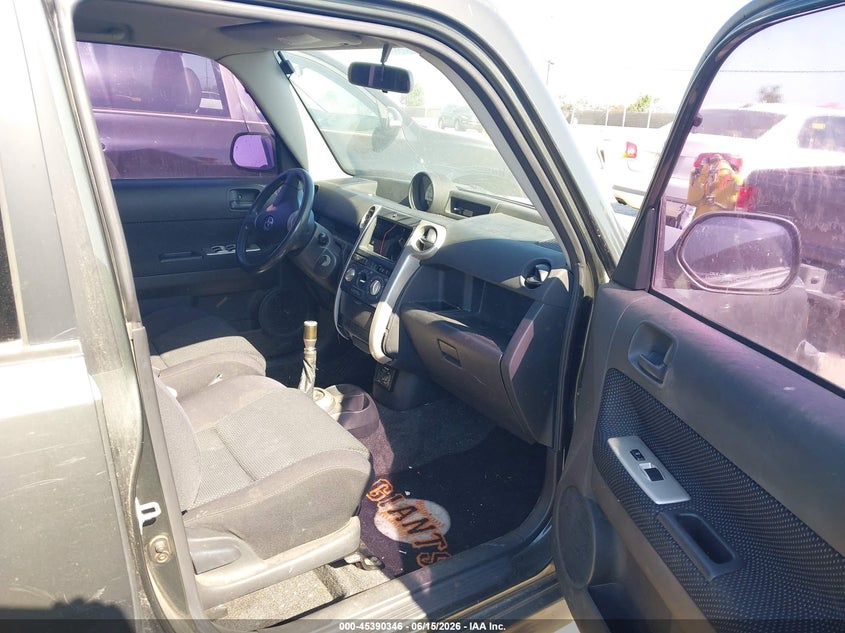2004 Scion Xb VIN JTLKT334X40147338 IAAI salvage auction — NORMAL WEAR, Clear - Dealer Only (California), sold $400 on 2026-07-09 (photo 5)