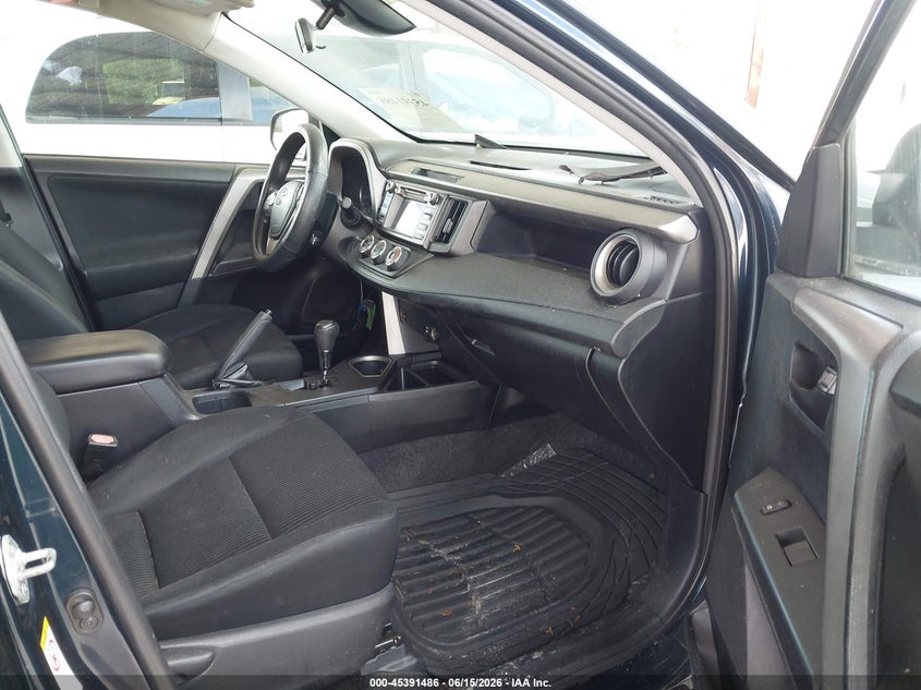 2017 Toyota Rav 4 VIN 2T3BFREV6HW582595 IAAI salvage auction — NORMAL WEAR, Salvage Title, sold $3,450 on 2026-07-25 (photo 5)