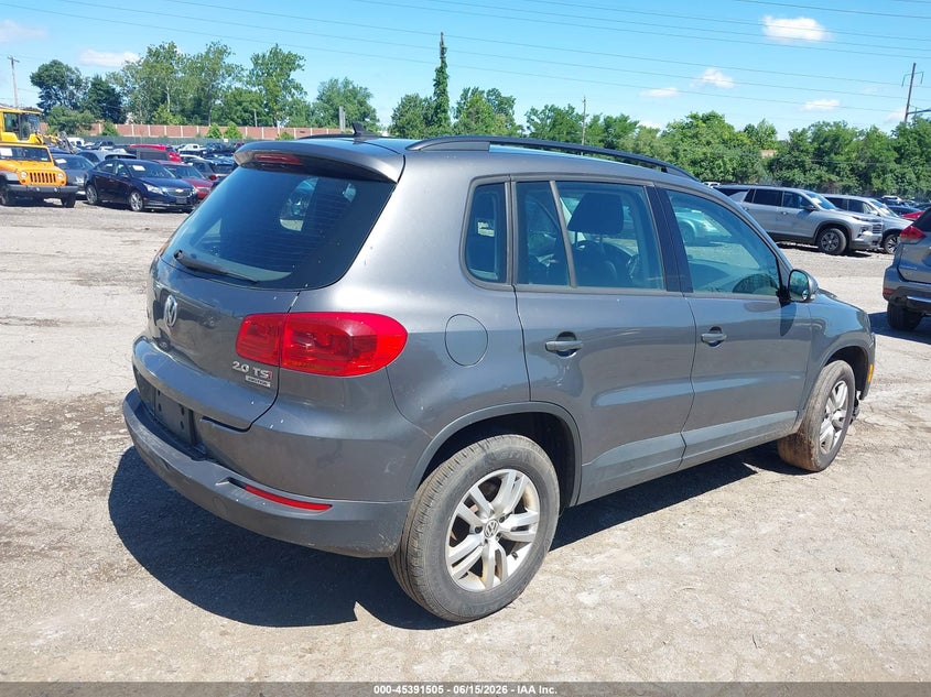 2015 Volkswagen Tiguan VIN WVGBV7AX5FW581608 IAAI salvage auction — NORMAL WEAR, Clear (Pennsylvania), sold $1,200 on 2026-07-24 (photo 4)