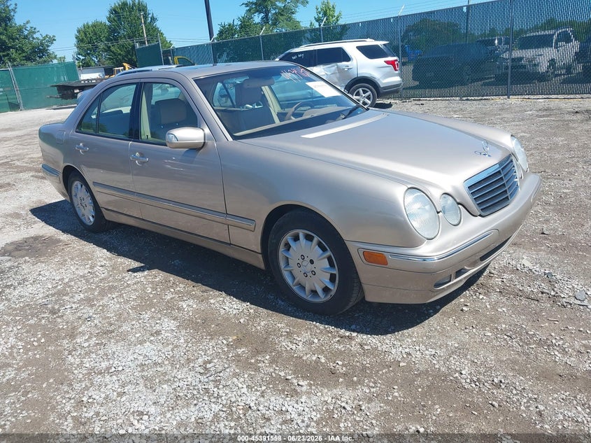 2000 Mercedes-benz E-class VIN WDBJF65J5YA978988 IAAI salvage auction — NORMAL WEAR, Original (Kentucky), sold $525 on 2026-07-06 (photo 1)