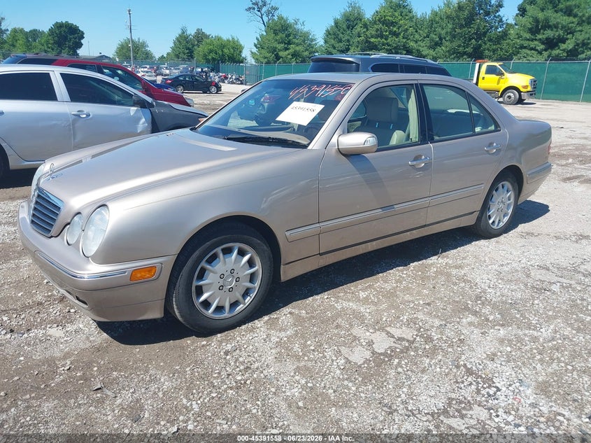 2000 Mercedes-benz E-class VIN WDBJF65J5YA978988 IAAI salvage auction — NORMAL WEAR, Original (Kentucky), sold $525 on 2026-07-06 (photo 2)