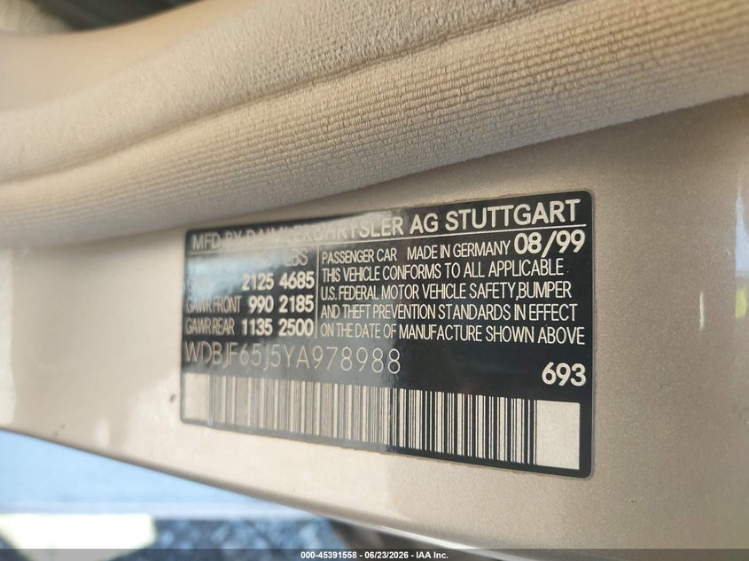 2000 Mercedes-benz E-class VIN WDBJF65J5YA978988 IAAI salvage auction — NORMAL WEAR, Original (Kentucky), sold $525 on 2026-07-06 (photo 9)