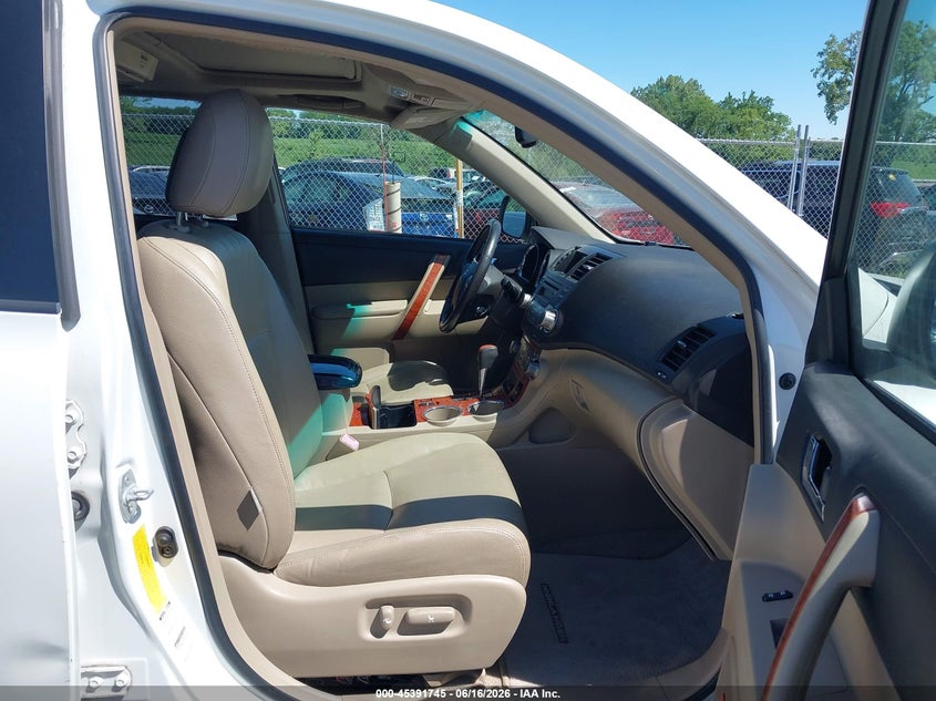 2008 Toyota Highlander VIN JTEES42A282071550 IAAI salvage auction — RIGHT SIDE, Salvage (Iowa), sold $2,200 on 2026-07-07 (photo 5)