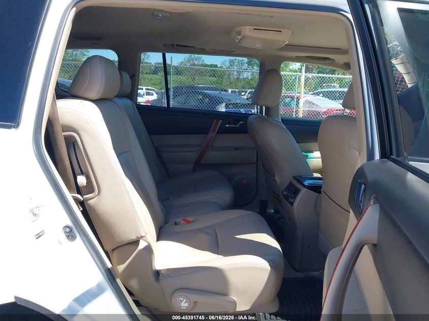 2008 Toyota Highlander VIN JTEES42A282071550 IAAI salvage auction — RIGHT SIDE, Salvage (Iowa), sold $2,200 on 2026-07-07 (photo 8)