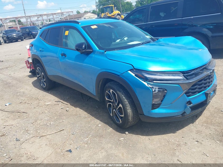 2025 Chevrolet Trax VIN KL77LJEP9SC032932 IAAI salvage auction — LEFT FRONT, Salvage Title, sold $1,300 on 2026-07-29 (photo 1)