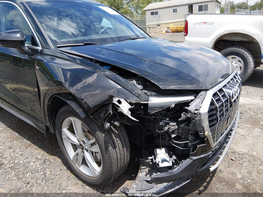 2024 Audi Q3 VIN WA1DECF34R1133724 IAAI salvage auction — RIGHT FRONT, Salvage (Pennsylvania), sold $12,700 on 2026-07-21 (photo 6)