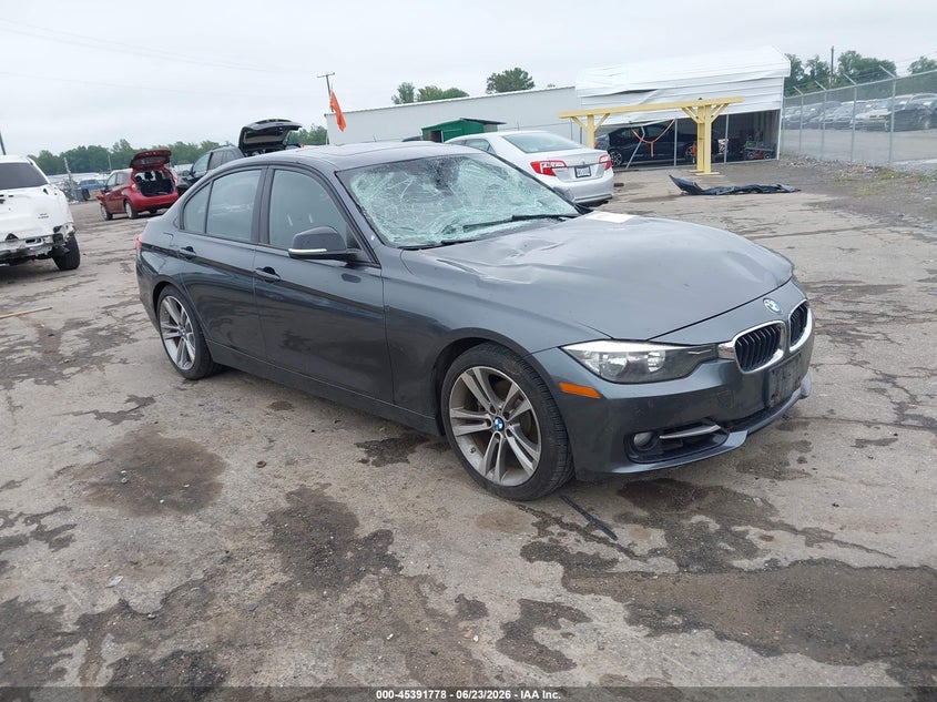 2014 BMW VIN WBA3A5G52ENP28435 IAAI salvage auction — FRONT END, Clear (Virginia), sold $1,900 on 2026-08-02 (photo 1)