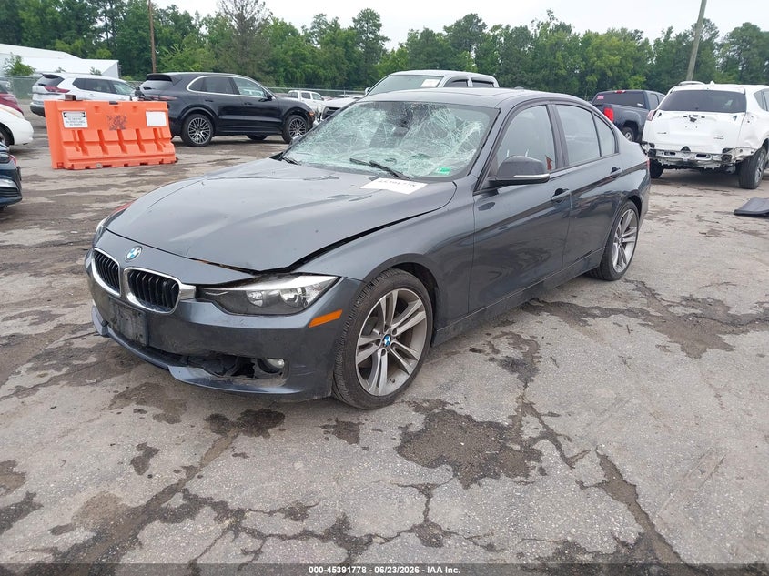 2014 BMW VIN WBA3A5G52ENP28435 IAAI salvage auction — FRONT END, Clear (Virginia), sold $1,900 on 2026-08-02 (photo 2)