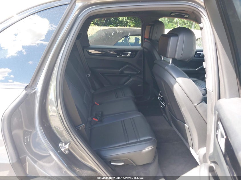 2019 Porsche Cayenne VIN WP1AB2AY4KDA64650 IAAI salvage auction — RIGHT FRONT, Salvage (Illinois), sold $16,300 on 2026-07-22 (photo 8)