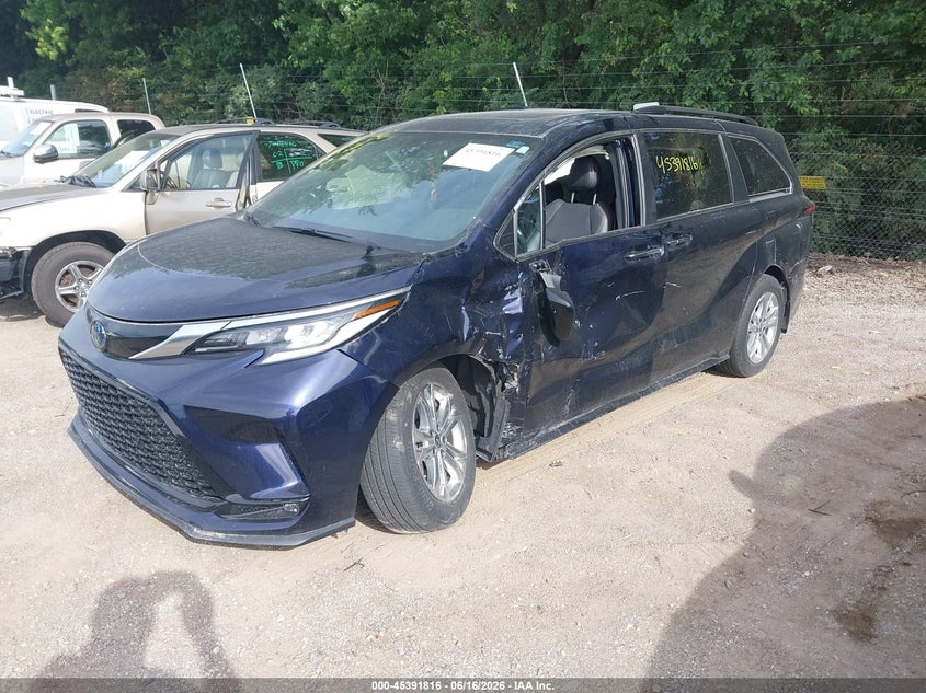 2023 Toyota Sienna VIN 5TDDSKFC7PS097391 IAAI salvage auction — LEFT SIDE, Salvage (Indiana), sold $18,525 on 2026-07-29 (photo 2)