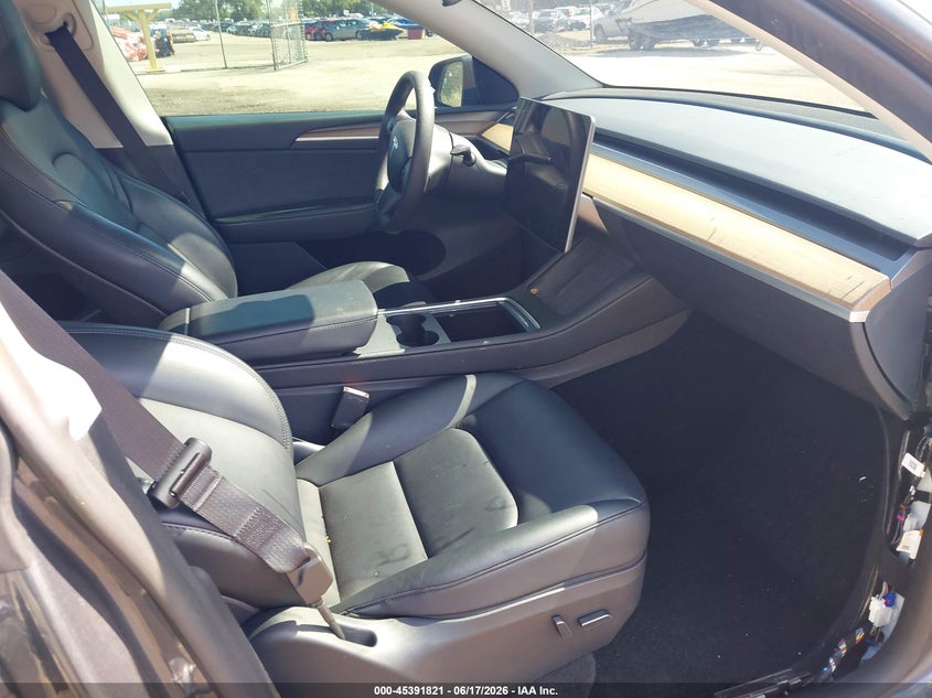 2023 Tesla Model y VIN 7SAYGDEF6PF839250 IAAI salvage auction — RIGHT SIDE, Salvage Title, sold $11,800 on 2026-07-30 (photo 5)