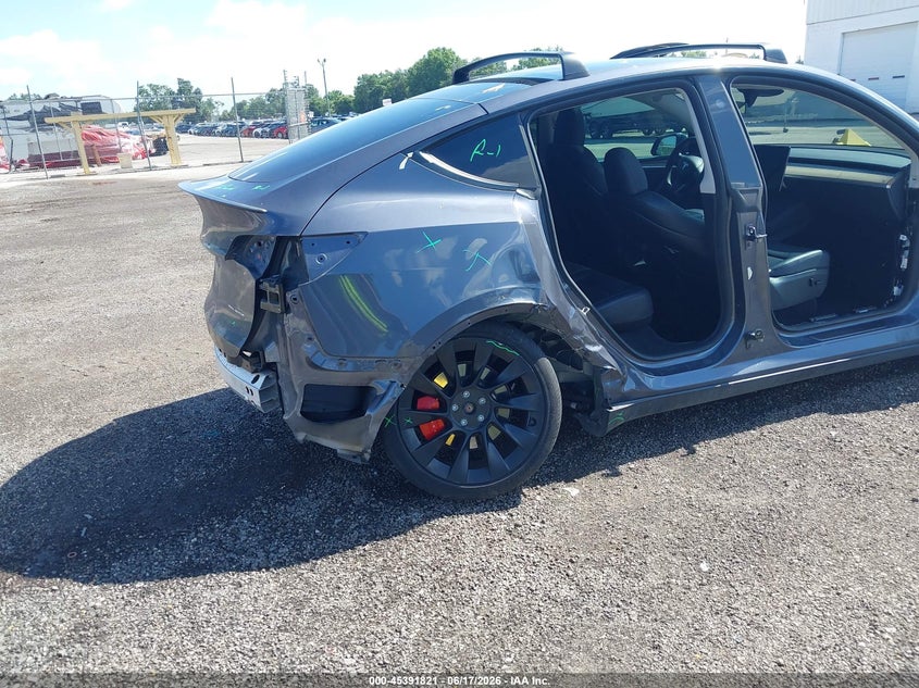2023 Tesla Model y VIN 7SAYGDEF6PF839250 IAAI salvage auction — RIGHT SIDE, Salvage Title, sold $11,800 on 2026-07-30 (photo 6)