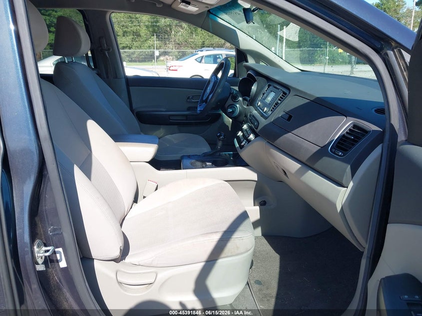 2017 Kia SEDONA VIN KNDMB5C18H6225367 IAAI salvage auction — NORMAL WEAR, Clear (Alabama), sold $1,000 on 2026-07-27 (photo 5)
