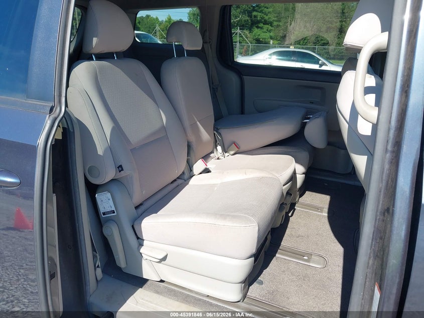 2017 Kia SEDONA VIN KNDMB5C18H6225367 IAAI salvage auction — NORMAL WEAR, Clear (Alabama), sold $1,000 on 2026-07-27 (photo 8)