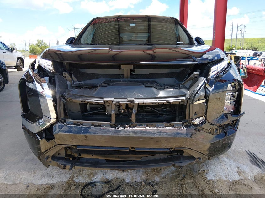 2025 Mitsubishi Outlander VIN JA4J3UA86SZ056587 IAAI salvage auction — FRONT END, Rebuildable (Florida), sold $8,700 on 2026-07-09 (photo 6)