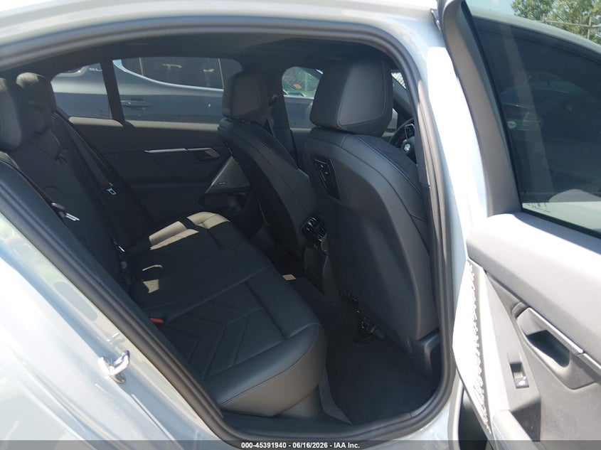 2024 BMW 5er VIN WBA53FJ05RCT09096 IAAI salvage auction — HAIL, Salvage Title, sold $36,150 on 2026-08-11 (photo 8)