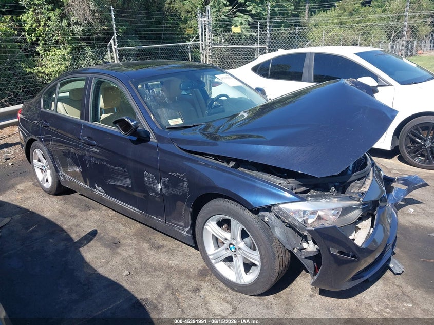 2013 BMW 3er VIN WBA3B5G57DNS02894 IAAI salvage auction — FRONT END, Salvage Title, sold $25 on 2026-07-30 (photo 1)