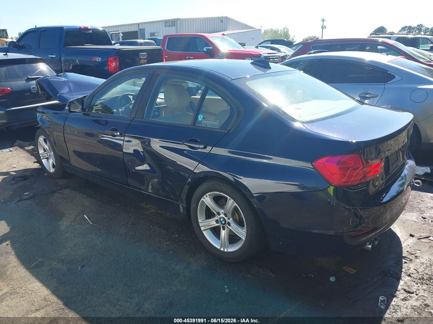 2013 BMW 3er VIN WBA3B5G57DNS02894 IAAI salvage auction — FRONT END, Salvage Title, sold $25 on 2026-07-30 (photo 3)