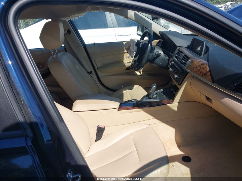 2013 BMW 3er VIN WBA3B5G57DNS02894 IAAI salvage auction — FRONT END, Salvage Title, sold $25 on 2026-07-30 (photo 5)