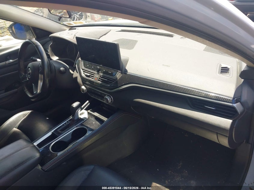 2024 Nissan Altima VIN 1N4BL4CV3RN425796 IAAI salvage auction — WATER/FLOOD, Salvage Title, sold $8,225 on 2026-07-28 (photo 5)