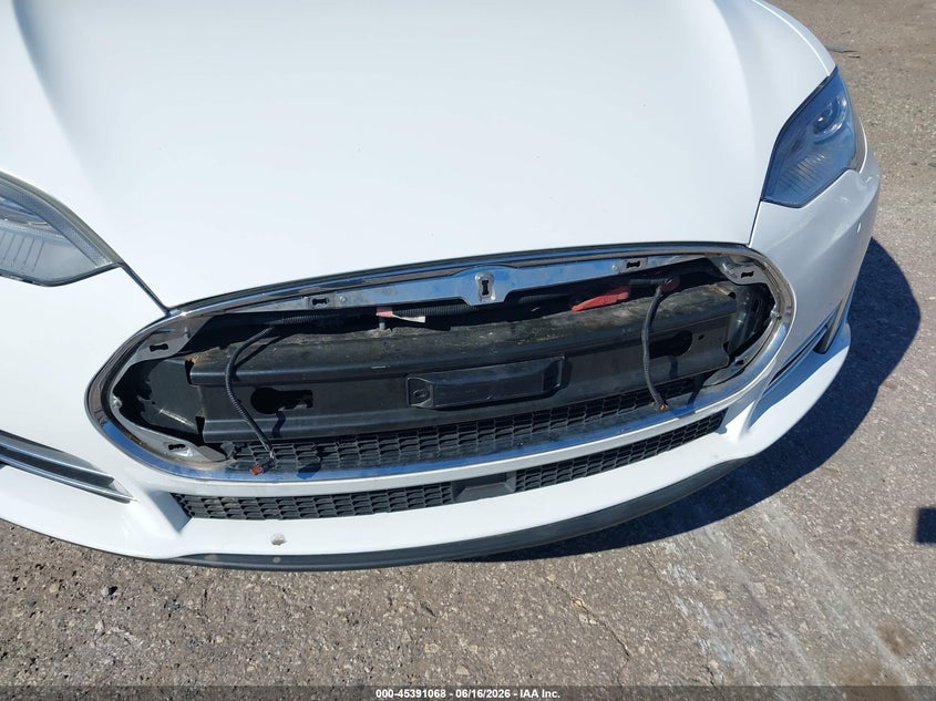 2014 Tesla Model s VIN 5YJSA1S14EFP63620 IAAI salvage auction — FRONT END, Clear (Pennsylvania), sold $1,500 on 2026-07-24 (photo 6)