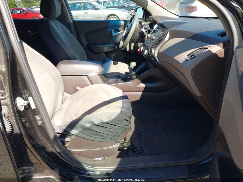 2012 Hyundai Tucson VIN KM8JT3AB5CU318136 IAAI salvage auction — NORMAL WEAR, Clear (Florida), sold $1,250 on 2026-07-10 (photo 5)