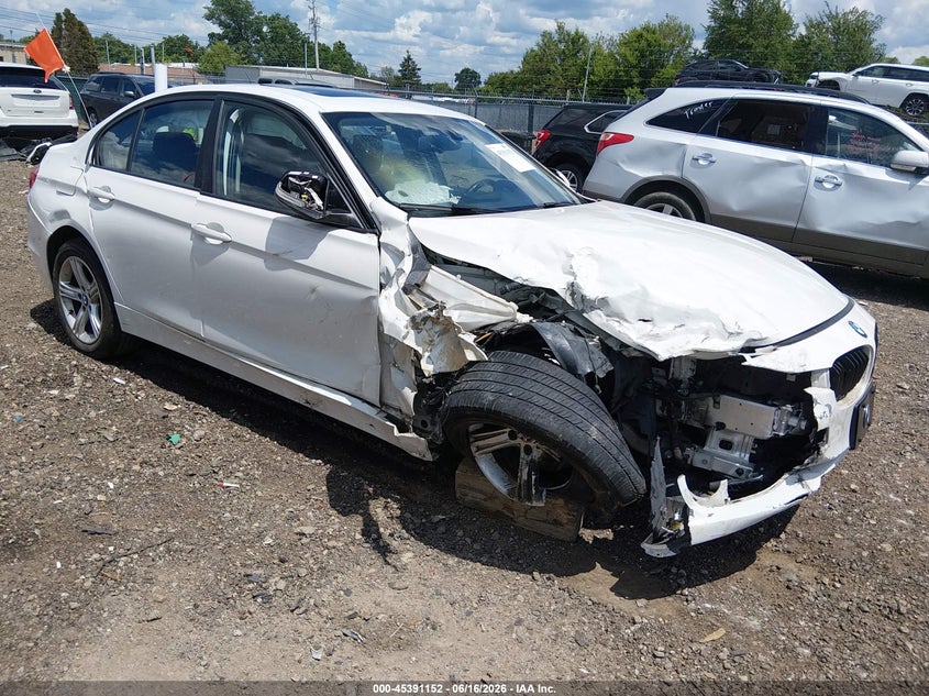 2014 BMW 3er VIN WBA3B5C57EF959246 IAAI salvage auction — RIGHT FRONT, Salvage (Ohio), sold $25 on 2026-07-29 (photo 1)