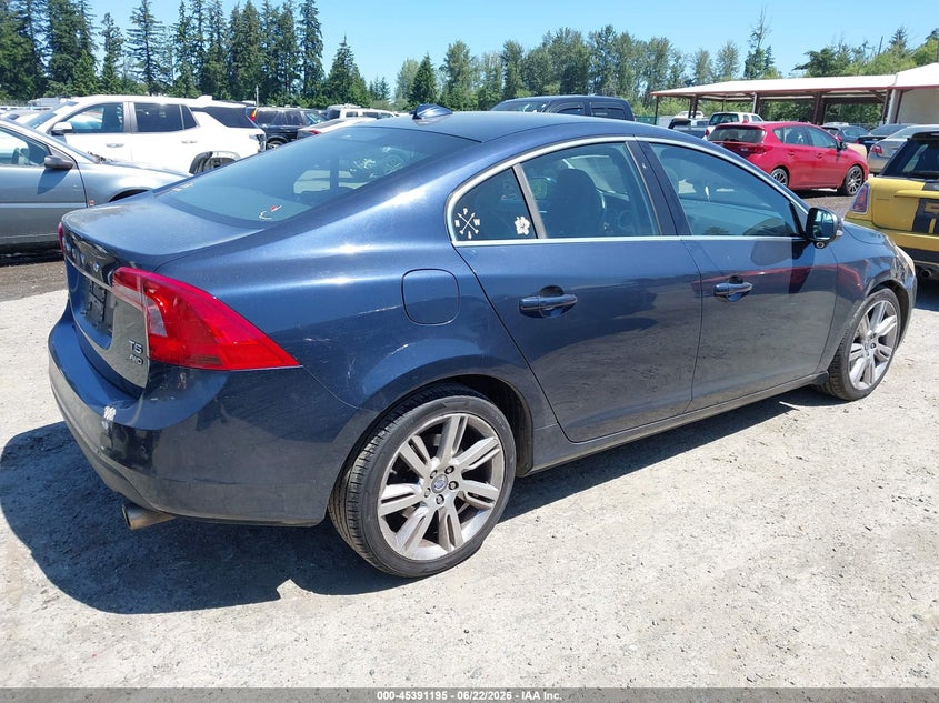 2013 Volvo S60 VIN YV1612FH4D2185125 IAAI salvage auction — NORMAL WEAR, Clear (Washington), sold $550 on 2026-07-08 (photo 4)