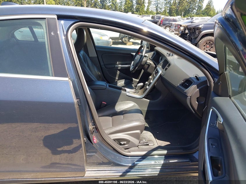 2013 Volvo S60 VIN YV1612FH4D2185125 IAAI salvage auction — NORMAL WEAR, Clear (Washington), sold $550 on 2026-07-08 (photo 5)