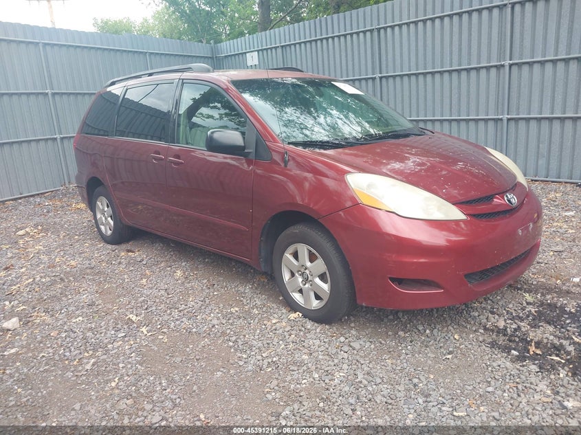 2008 Toyota Sienna VIN 5TDZK23C88S101542 IAAI salvage auction — FRONT & REAR, Clear (New York), sold $1,050 on 2026-07-29 (photo 1)