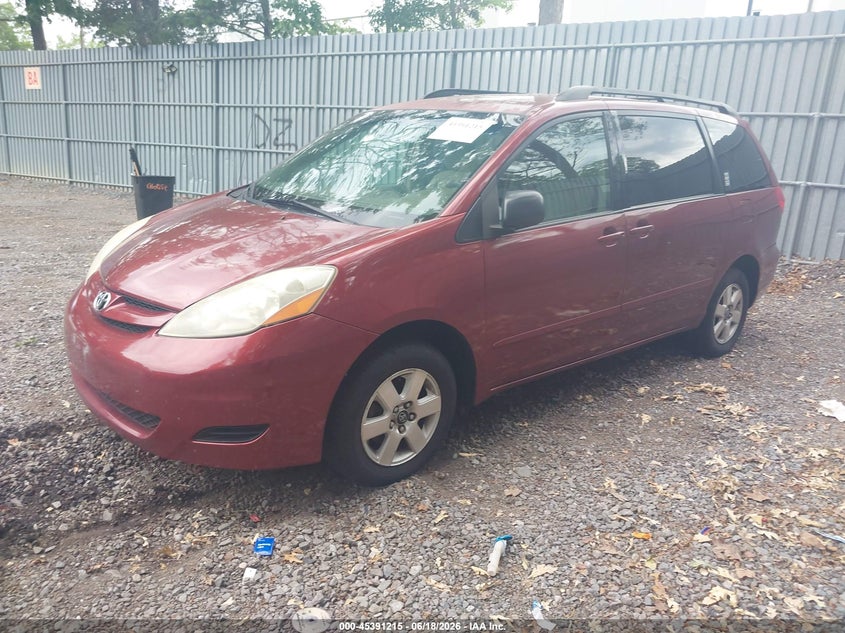 2008 Toyota Sienna VIN 5TDZK23C88S101542 IAAI salvage auction — FRONT & REAR, Clear (New York), sold $1,050 on 2026-07-29 (photo 2)