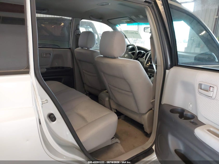 2006 Toyota Highlander VIN JTEGD21A360134737 IAAI salvage auction — NORMAL WEAR, Clear (Michigan), sold $575 on 2026-07-21 (photo 8)