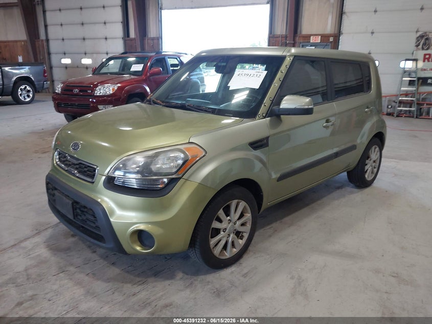2012 Kia Soul VIN KNDJT2A62C7361686 IAAI salvage auction — NORMAL WEAR, Clear (Connecticut), sold $475 on 2026-07-29 (photo 2)