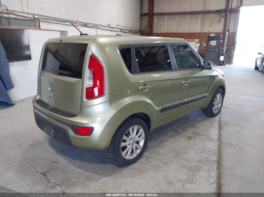 2012 Kia Soul VIN KNDJT2A62C7361686 IAAI salvage auction — NORMAL WEAR, Clear (Connecticut), sold $475 on 2026-07-29 (photo 4)