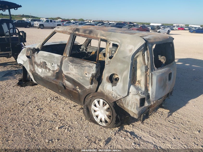 2013 Kia Soul VIN KNDJT2A52D7515208 IAAI salvage auction — BURN, Non-Repairable (Texas), sold $25 on 2026-07-30 (photo 3)
