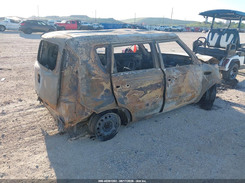 2013 Kia Soul VIN KNDJT2A52D7515208 IAAI salvage auction — BURN, Non-Repairable (Texas), sold $25 on 2026-07-30 (photo 4)