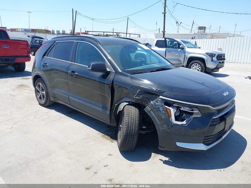 2023 Kia Niro VIN KNDCR3LE2P5050603 IAAI salvage auction — RIGHT FRONT, Salvage (California), sold $8,200 on 2026-07-08 (photo 1)