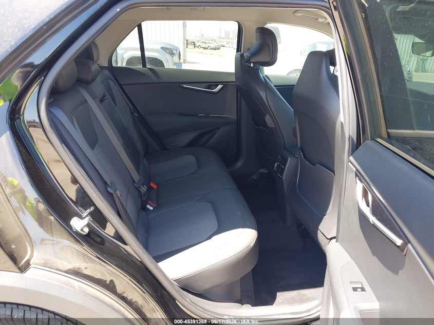 2023 Kia Niro VIN KNDCR3LE2P5050603 IAAI salvage auction — RIGHT FRONT, Salvage (California), sold $8,200 on 2026-07-08 (photo 8)