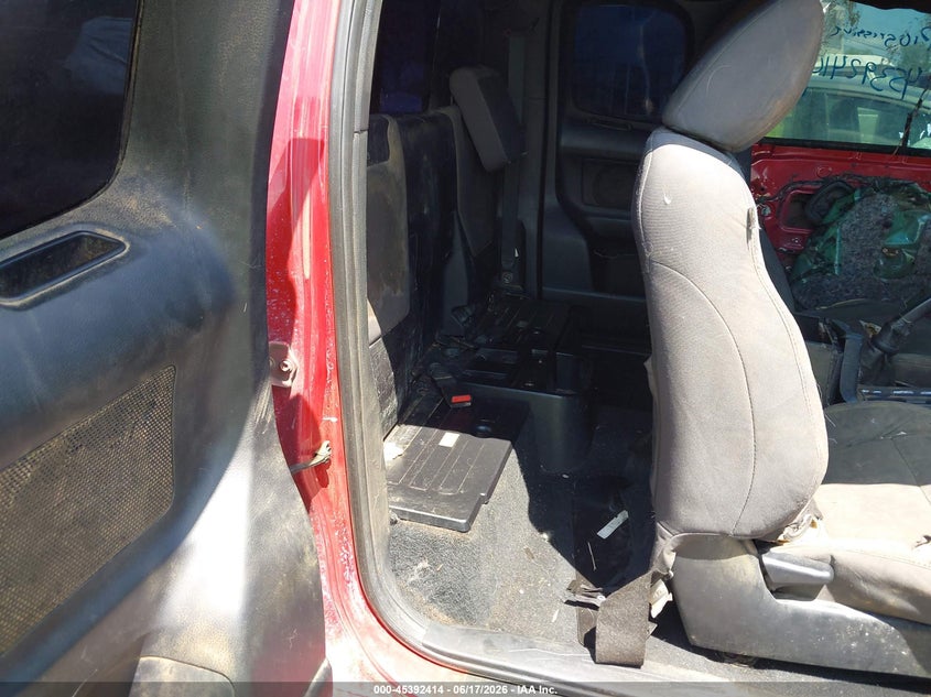 2017 Toyota Tacoma VIN 5TFSZ5AN2HX050374 IAAI salvage auction — LEFT SIDE, Clear (Tennessee), sold $5,500 on 2026-07-23 (photo 8)