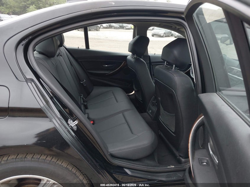 2013 BMW 3er VIN WBA3B3C53DJ976254 IAAI salvage auction — SIDE, Mv-907A (New York), sold $750 on 2026-07-07 (photo 8)