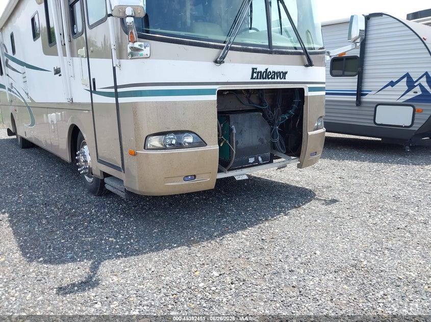 2003 Roadmaster rail Monocoque VIN 1RF42454632024304 IAAI salvage auction — FRONT & REAR, Salvage - Greater Than 75% (Maryland), sold $1,700 on 2026-07-29 (photo 6)