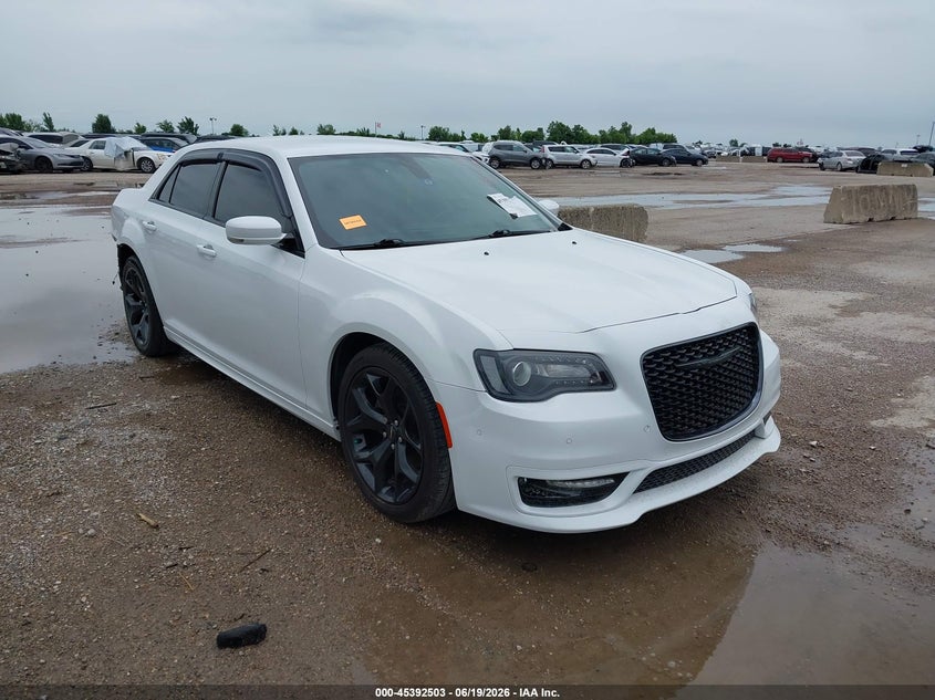 2021 Chrysler 300 VIN 2C3CCAAGXMH675981 — IAAI salvage auction photo